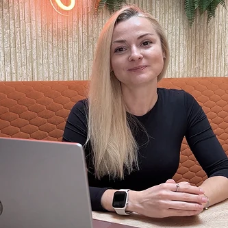 Antonina Komnatna - UI/UX and Product Designer